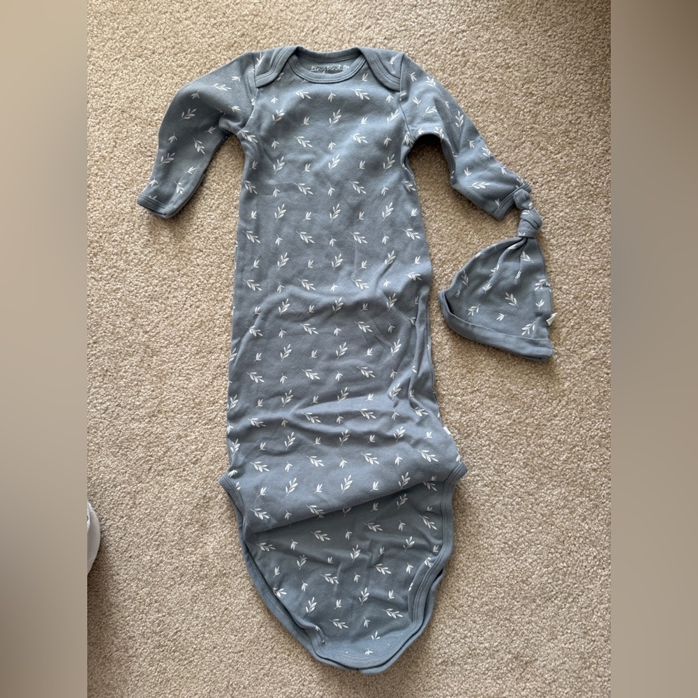 Tiny Kind Knotted Gown with Hat